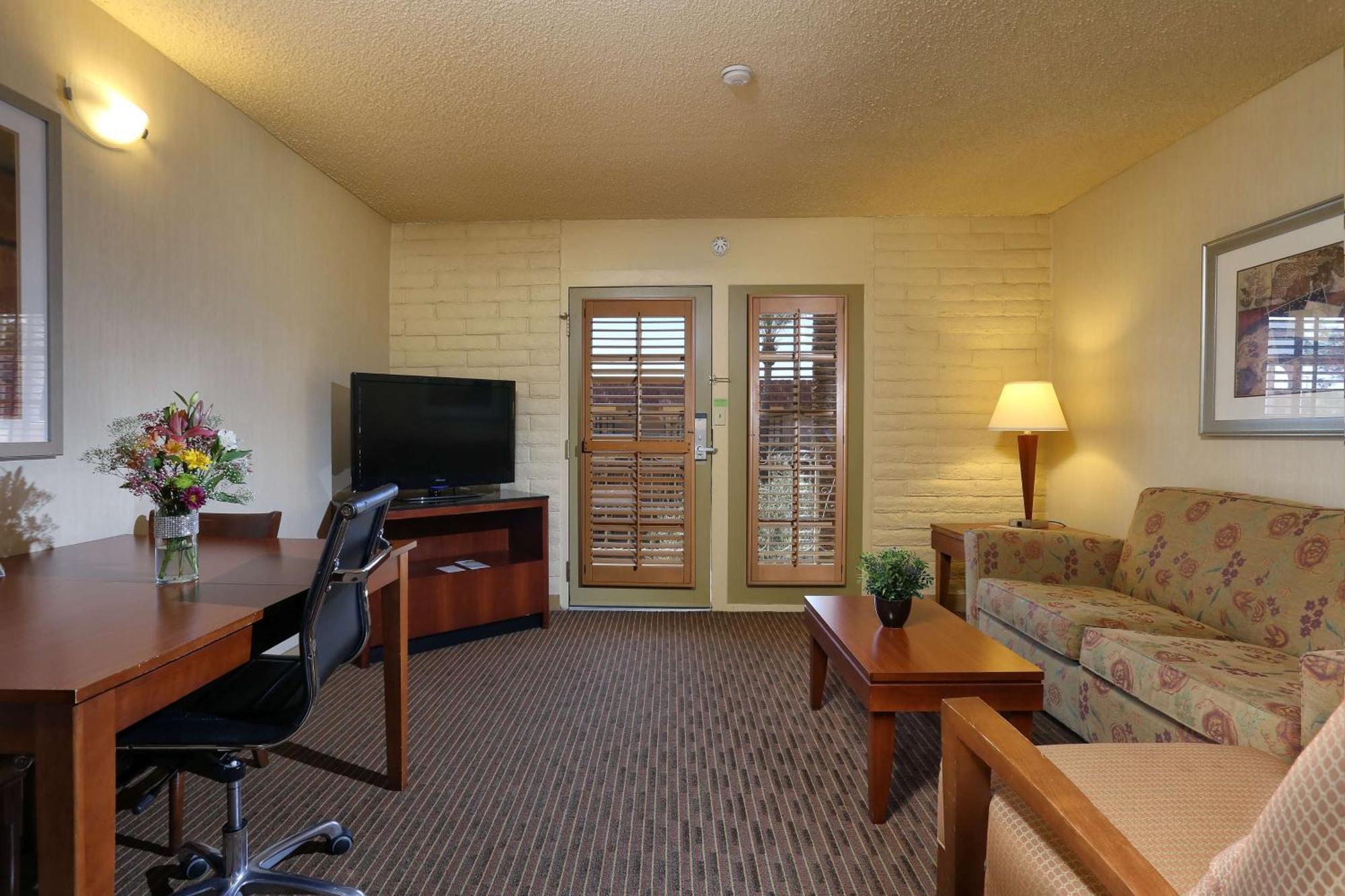 One-Bedroom King Suite Sofa Bed Non-Smoking