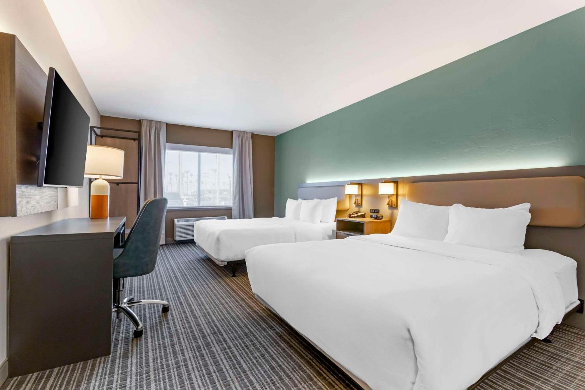 Suite Two Queen Beds Accessible or Non-Smoking,1638492486:JPEG